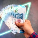 Tono ‘serio’ de la Fed sobre subir la tasa de interés afecta al peso: ¿Cuánto perdió ante el peso HOY?