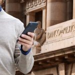 ¿Haces transferencias desde tu celular? Las nuevas reglas de Banxico para SPEI, CoDi y DiMo