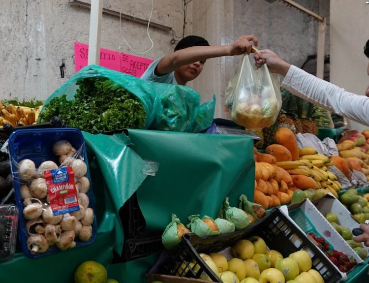 Inflación en México reduce a 3.37% en junio, nivel más bajo en 5 años: ¿Qué productos bajaron de precio?